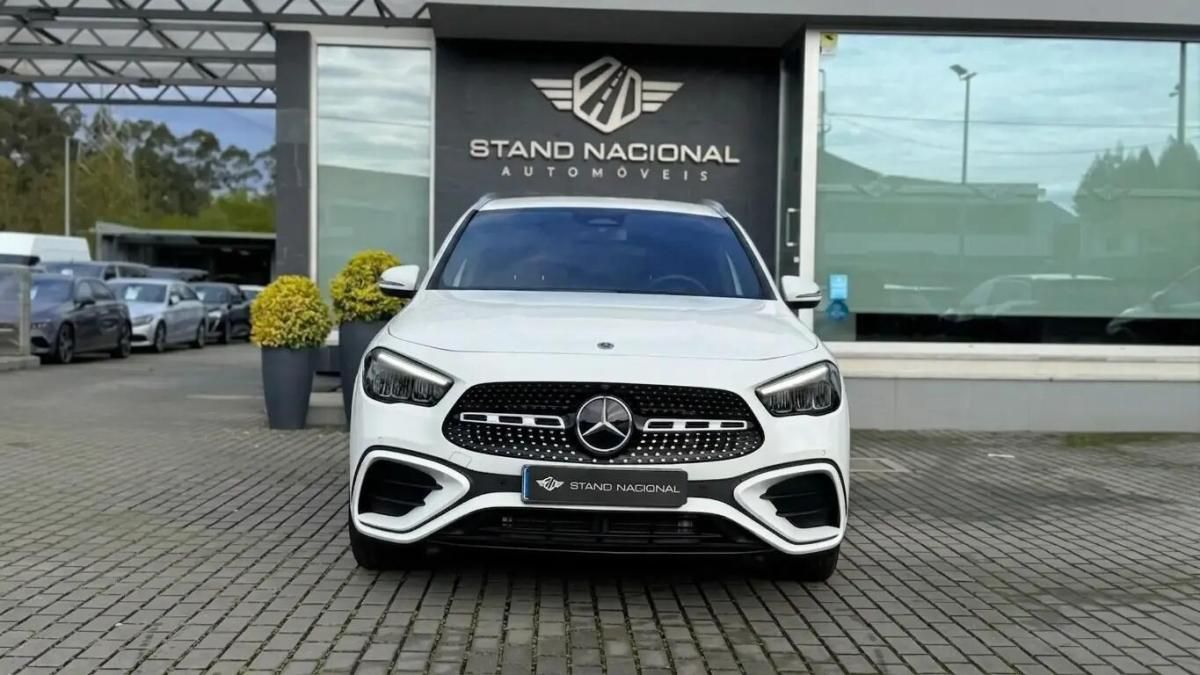 mercedes-benz-gla-180-amg-2024-diesel-1950cc
