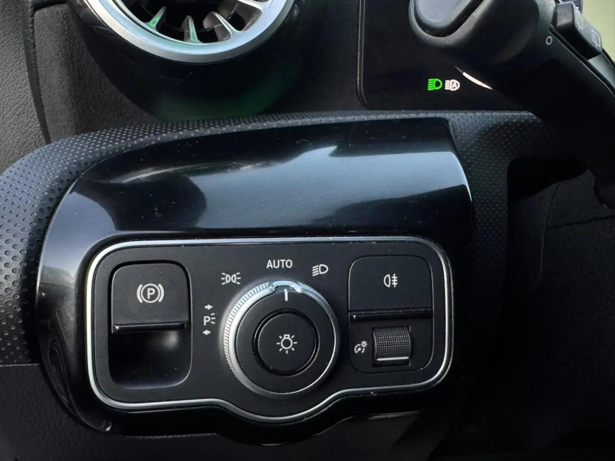 mercedes-benz-classe-a-a-250-e-2023-hibrido-a-gasolina-1332cc