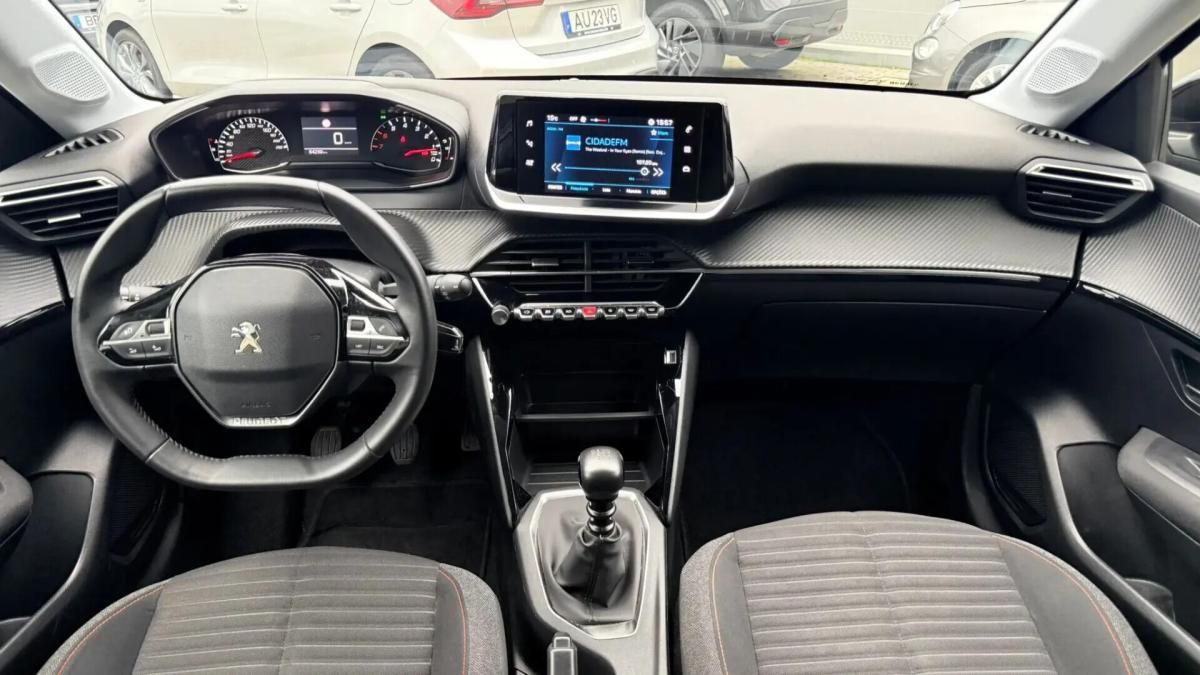 peugeot-208-2023-gasolina-1199cc