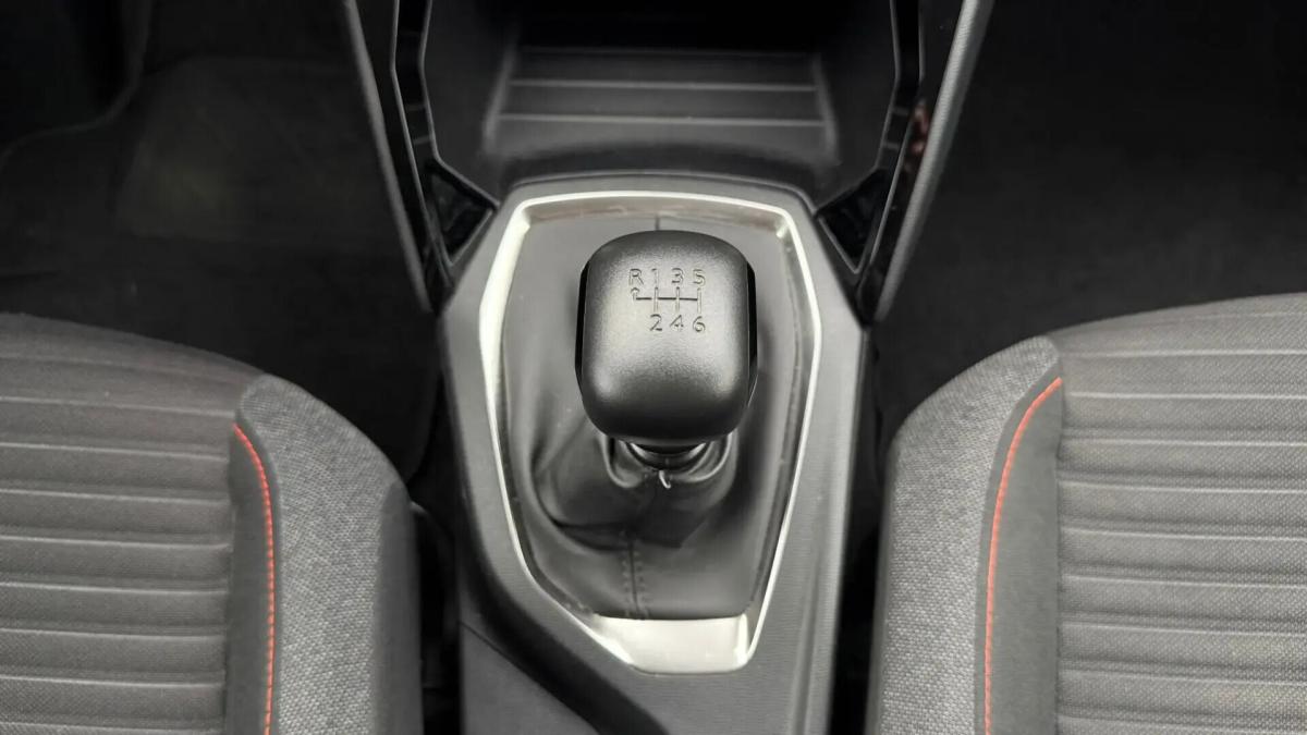 peugeot-208-2023-gasolina-1199cc
