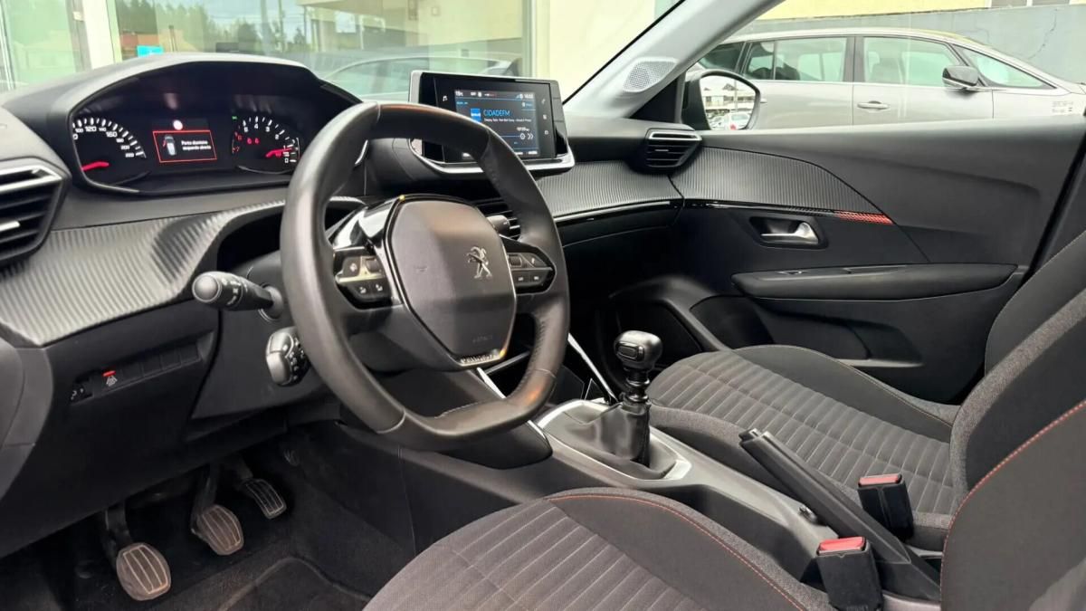 peugeot-208-2023-gasolina-1199cc
