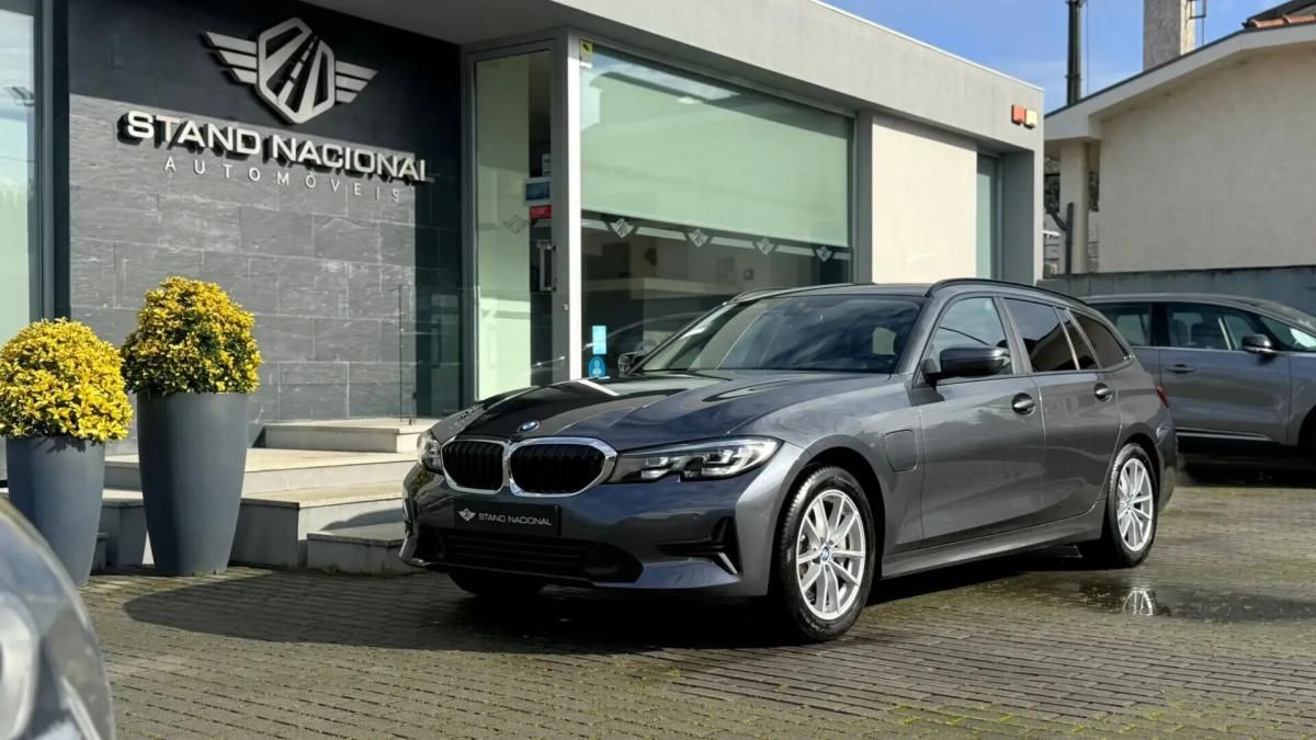 bmw-serie-3-330e-2020-hibrido-a-gasolina-1998cc