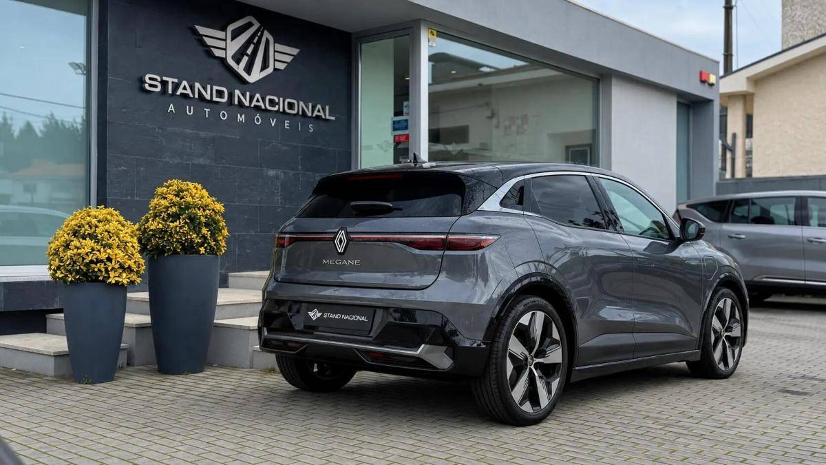 renault-megane-e-tech-2022-eletrico-0cc
