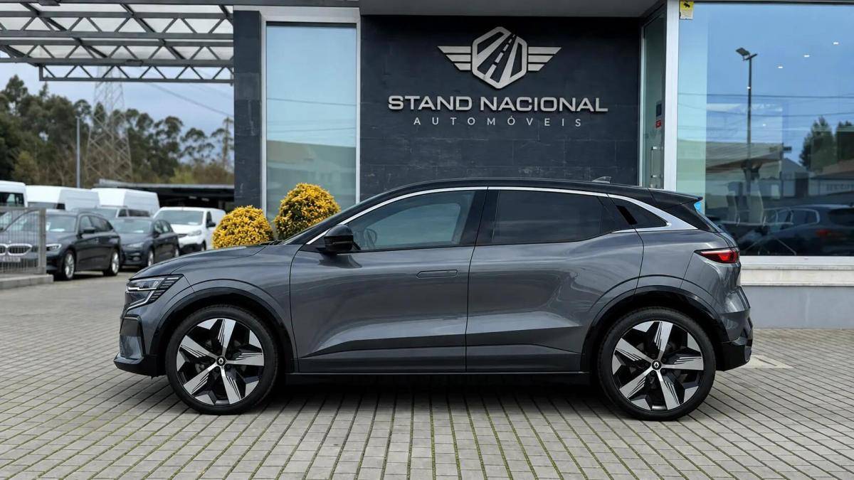 renault-megane-e-tech-2022-eletrico-0cc