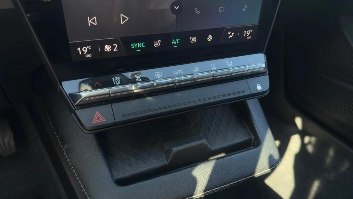 renault-megane-e-tech-2022-eletrico-0cc