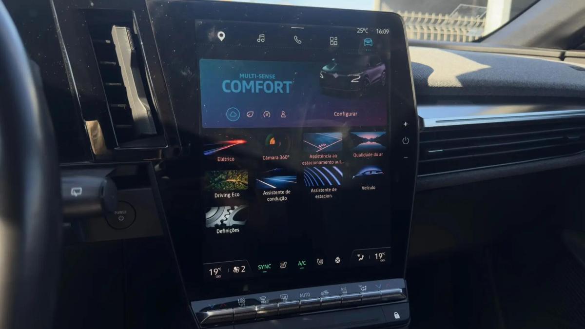 renault-megane-e-tech-2022-eletrico-0cc