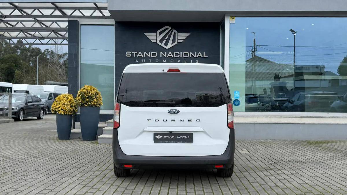 ford-tourneo-courier-2025-gasolina-998cc