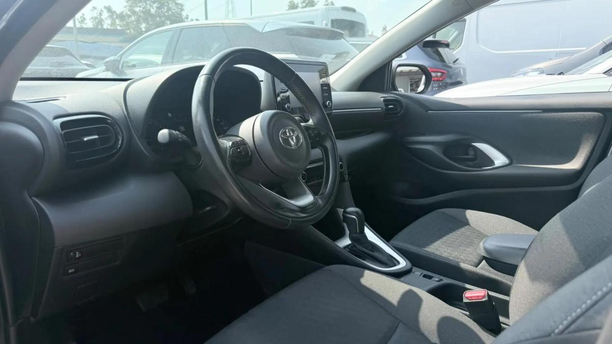 toyota-yaris-2022-hibrido-a-gasolina-1490cc