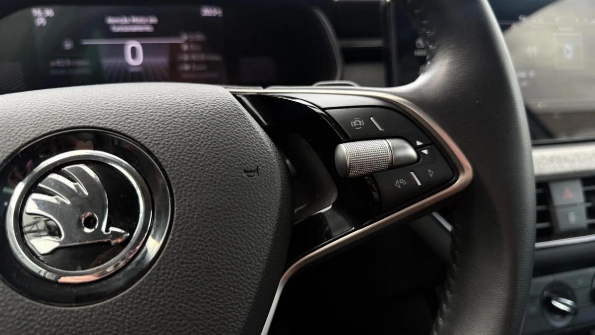 skoda-scala-2025-gasolina-999cc