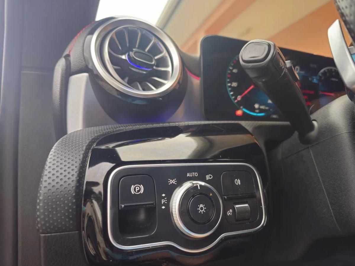 mercedes-benz-cla-2021-hibrido-1332cc