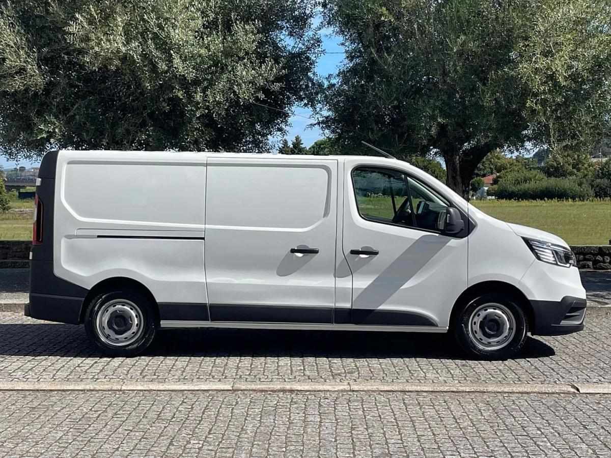 renault-trafic-2023-diesel-1997cc