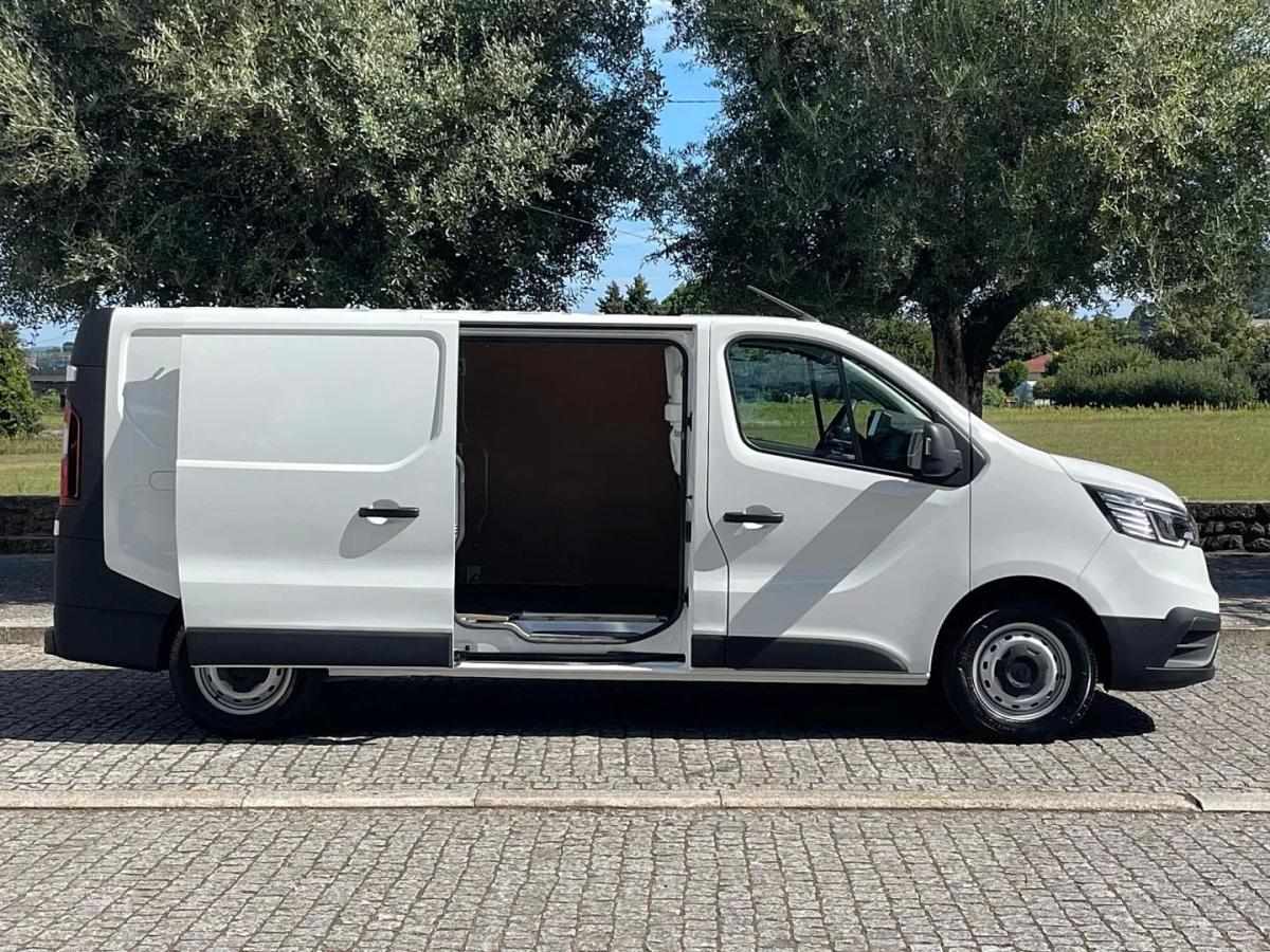 renault-trafic-2023-diesel-1997cc