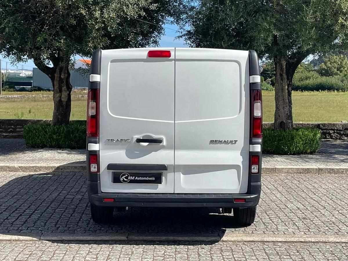 renault-trafic-2023-diesel-1997cc