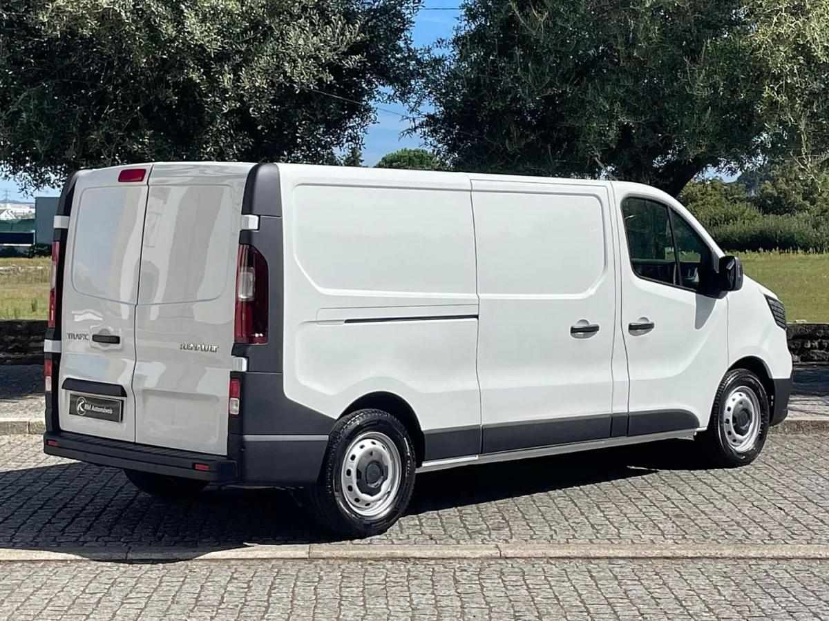 renault-trafic-2023-diesel-1997cc