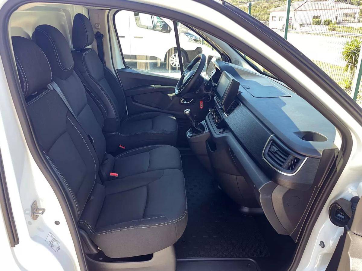 renault-trafic-2023-diesel-1997cc