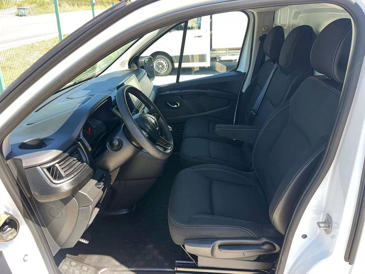 renault-trafic-2023-diesel-1997cc