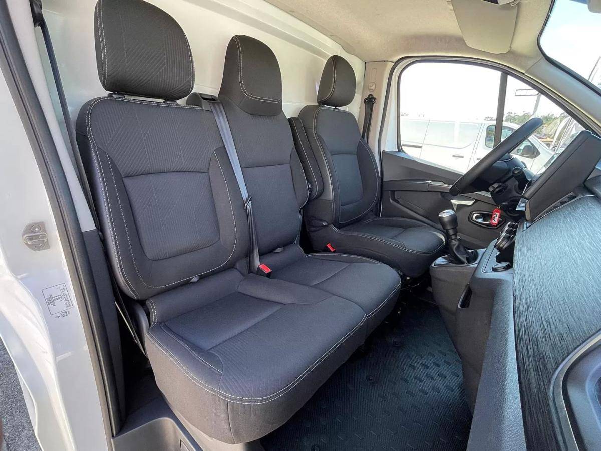 renault-trafic-2023-diesel-1997cc