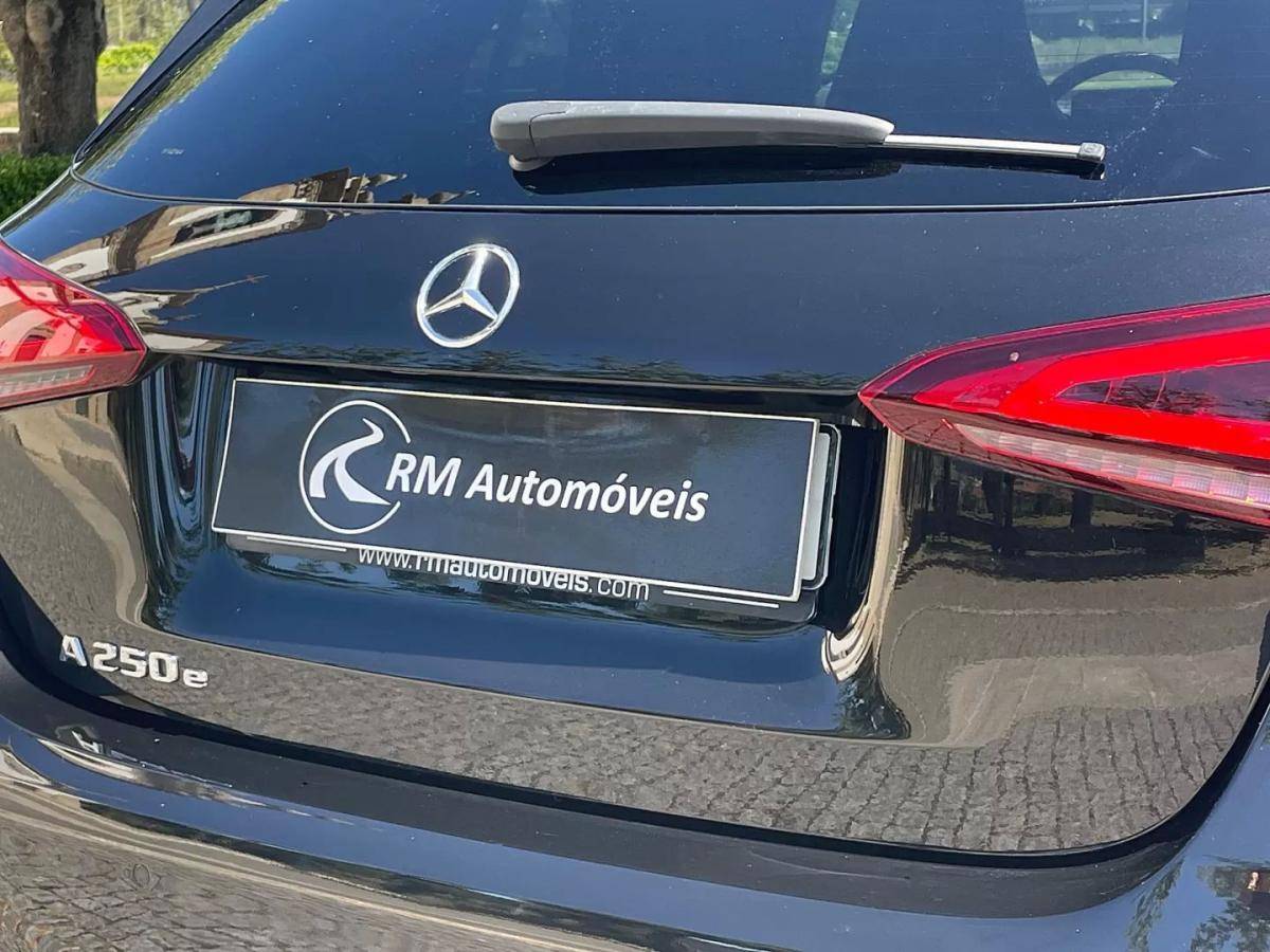 mercedes-benz-classe-a-2022-hibrido-1332cc