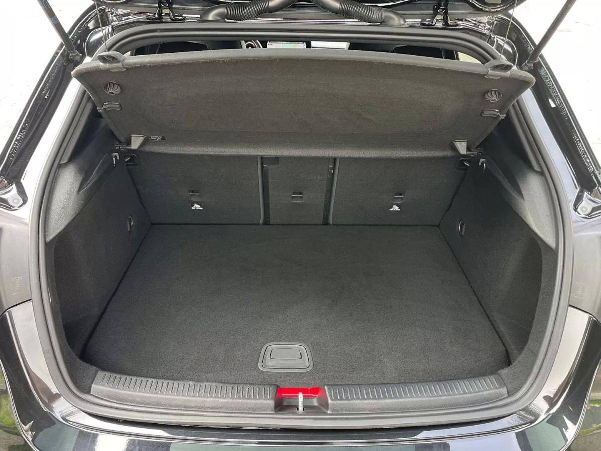 mercedes-benz-classe-a-2022-hibrido-1332cc
