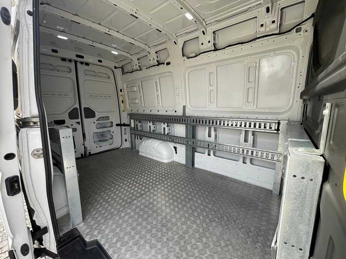 volkswagen-crafter-2022-diesel-1968cc