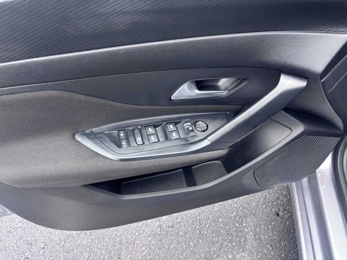 peugeot-308-sw-2022-hibrido-1598cc