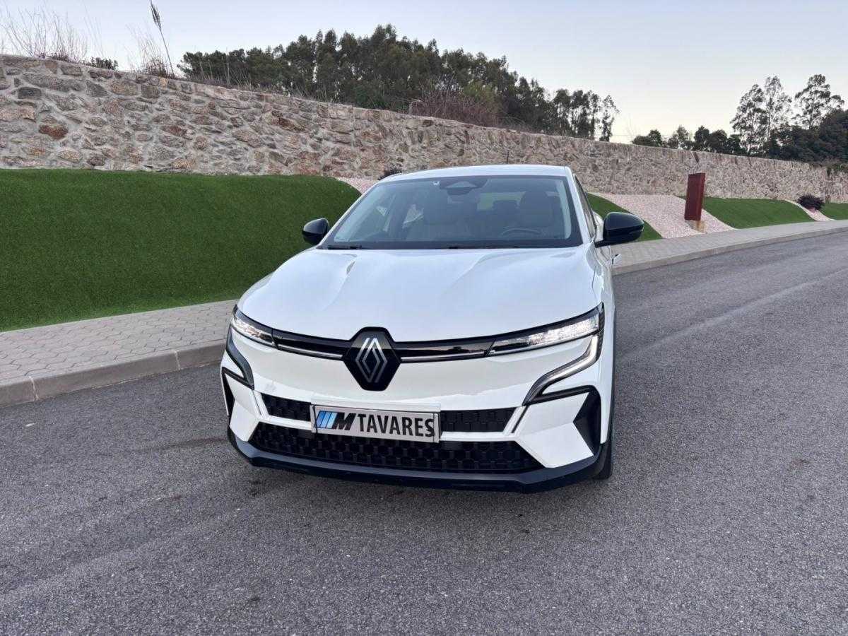 renault-megane-e-tech-2023-eletrico-0cc