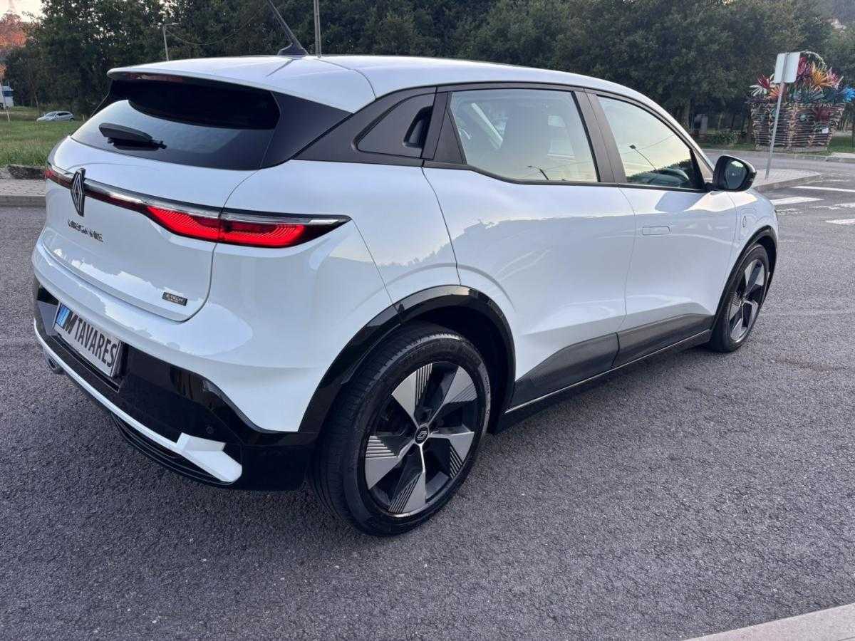 renault-megane-e-tech-2023-eletrico-0cc