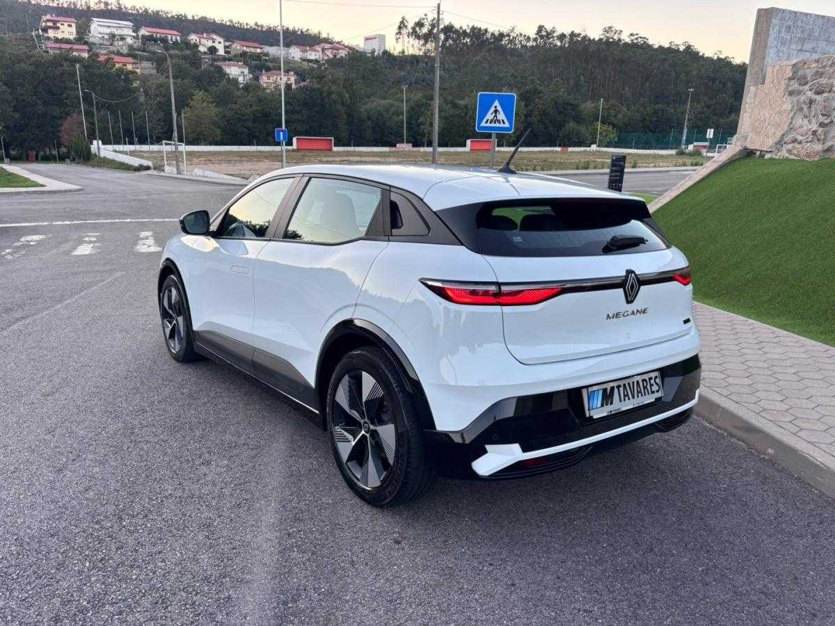 renault-megane-e-tech-2023-eletrico-0cc