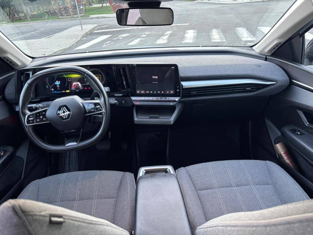 renault-megane-e-tech-2023-eletrico-0cc