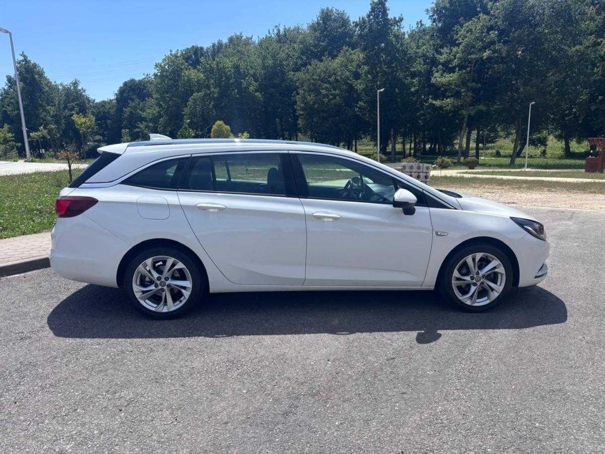 opel-astra-sport-tourer-2018-diesel-1598cc