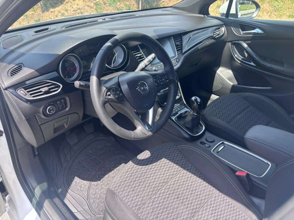 opel-astra-sport-tourer-2018-diesel-1598cc