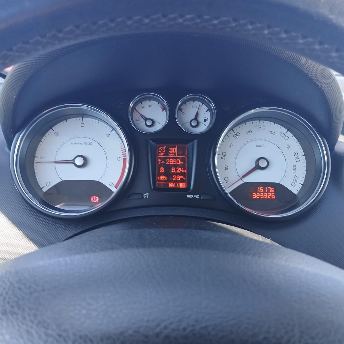 peugeot-308-cc-2009-diesel-1997cc