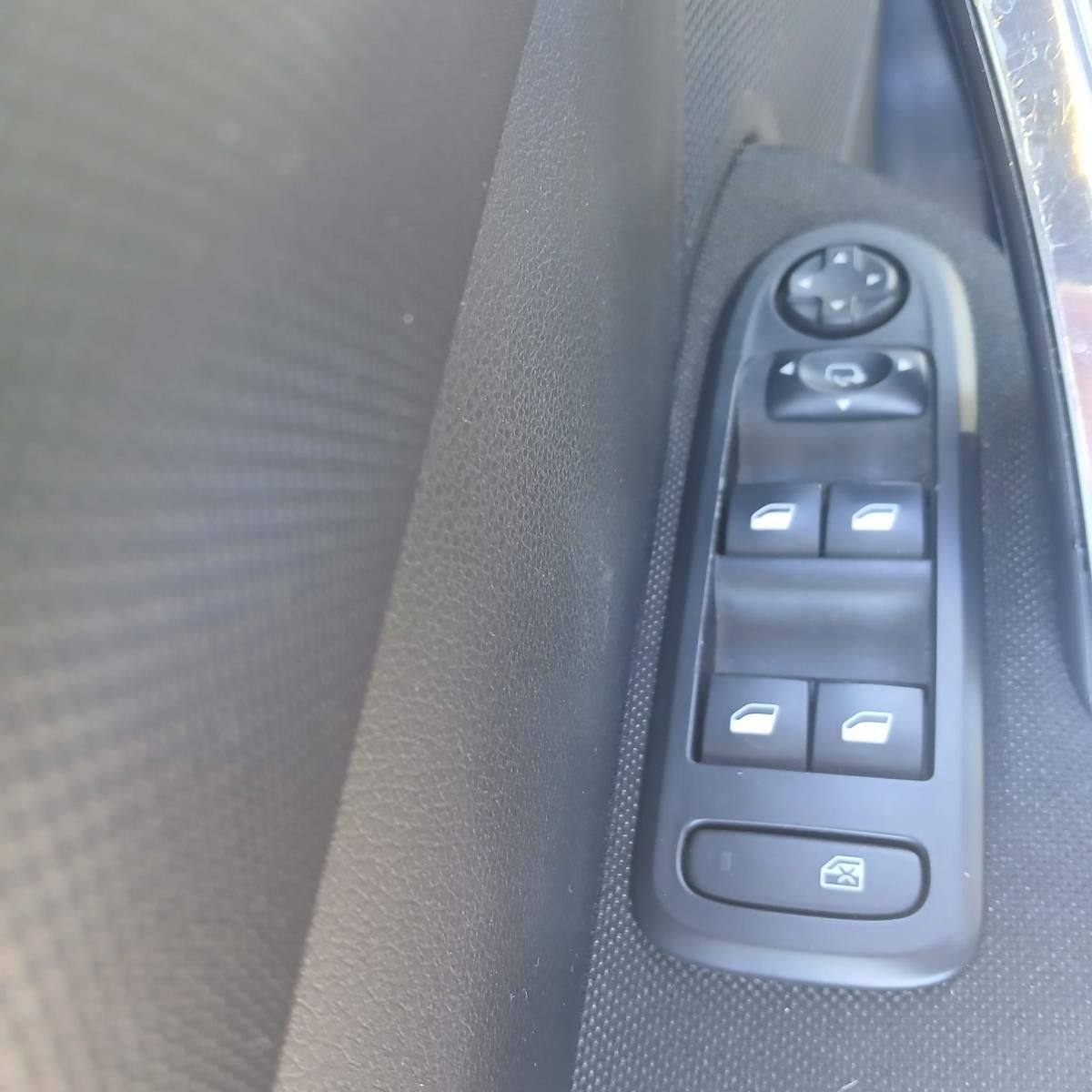 peugeot-308-cc-2009-diesel-1997cc