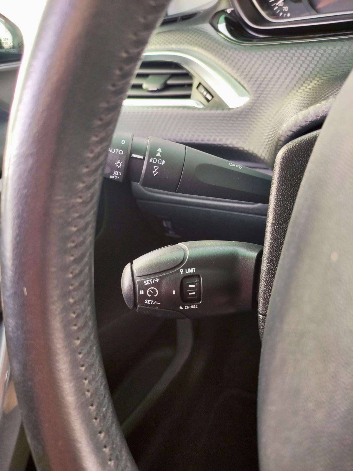 peugeot-2008-2018-gasolina-1199cc