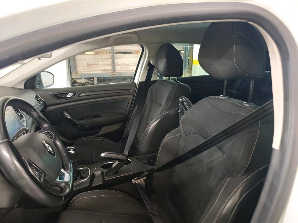 renault-megane-sport-tourer-2018-diesel-1461cc