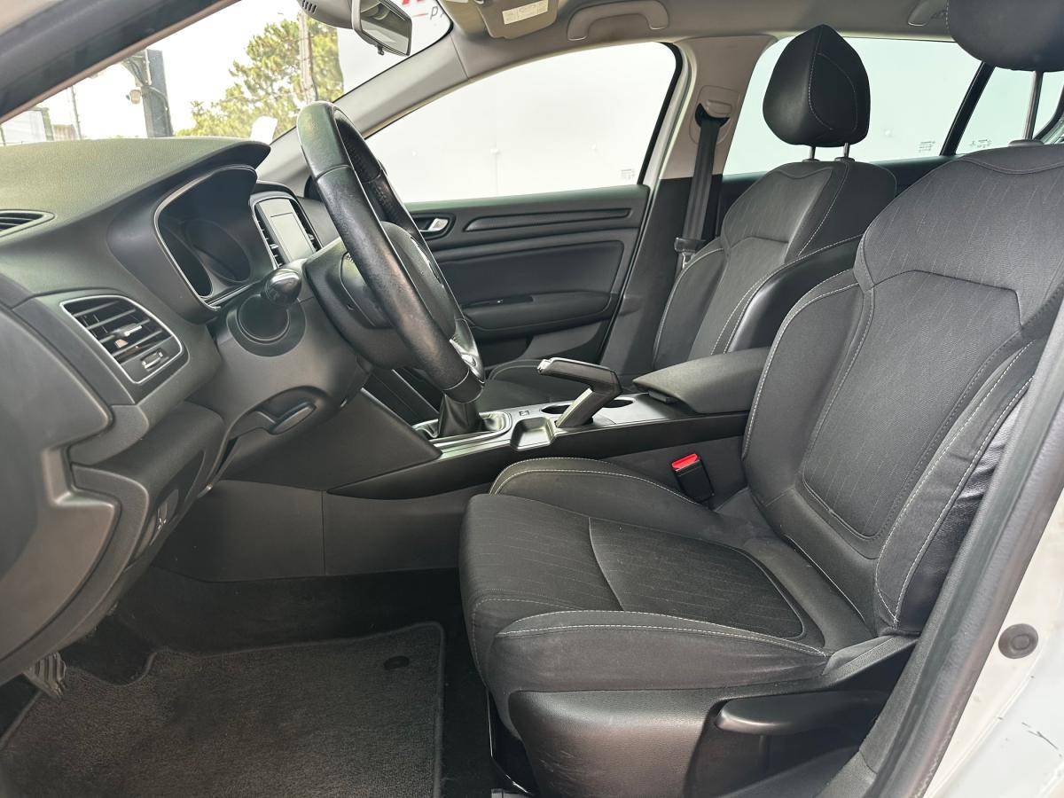 renault-megane-sport-tourer-2018-diesel-1461cc