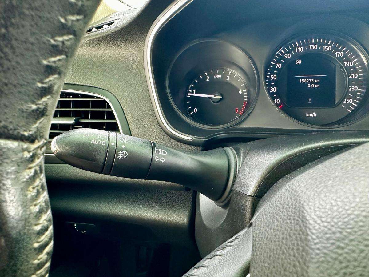 renault-megane-sport-tourer-2018-diesel-1461cc