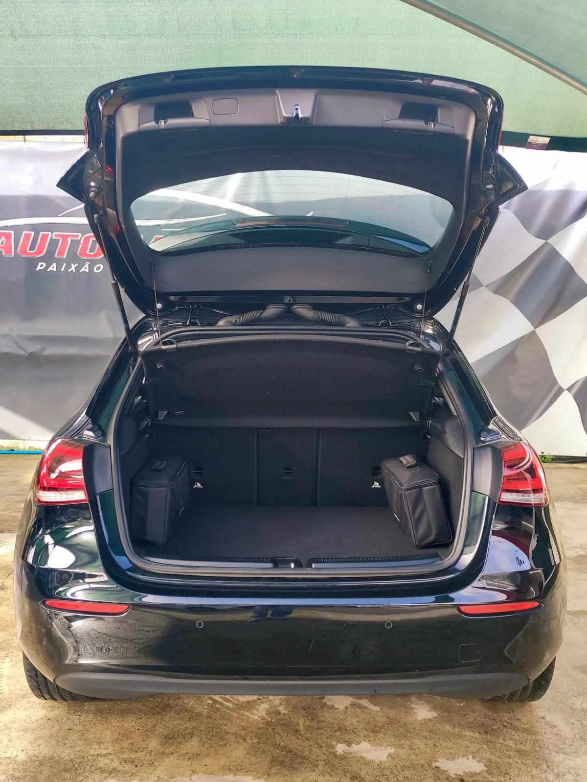 mercedes-benz-classe-a-2022-hibrido-a-gasolina-1332cc