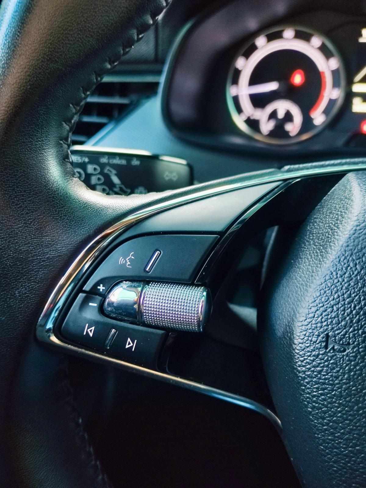 skoda-kamiq-2022-gasolina-999cc