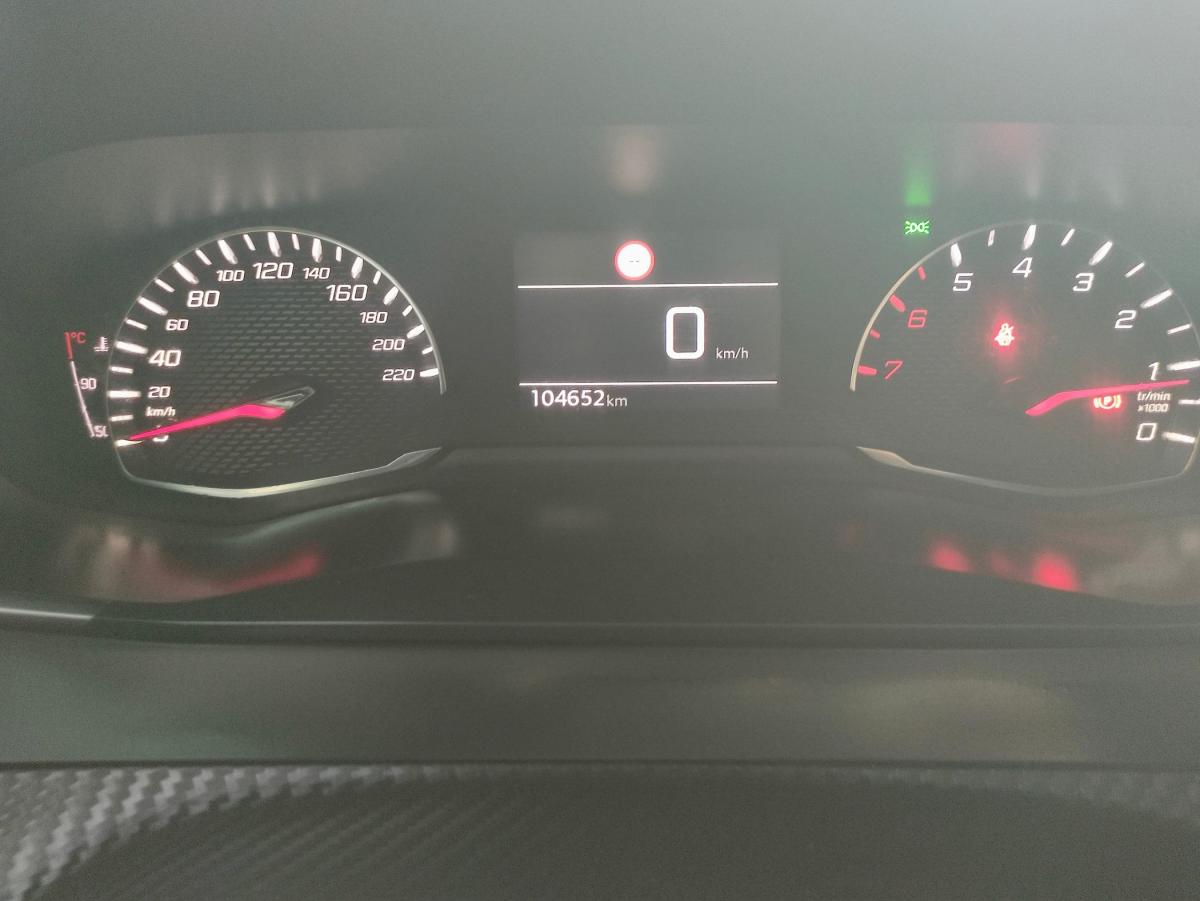 peugeot-2008-2020-diesel-1499cc