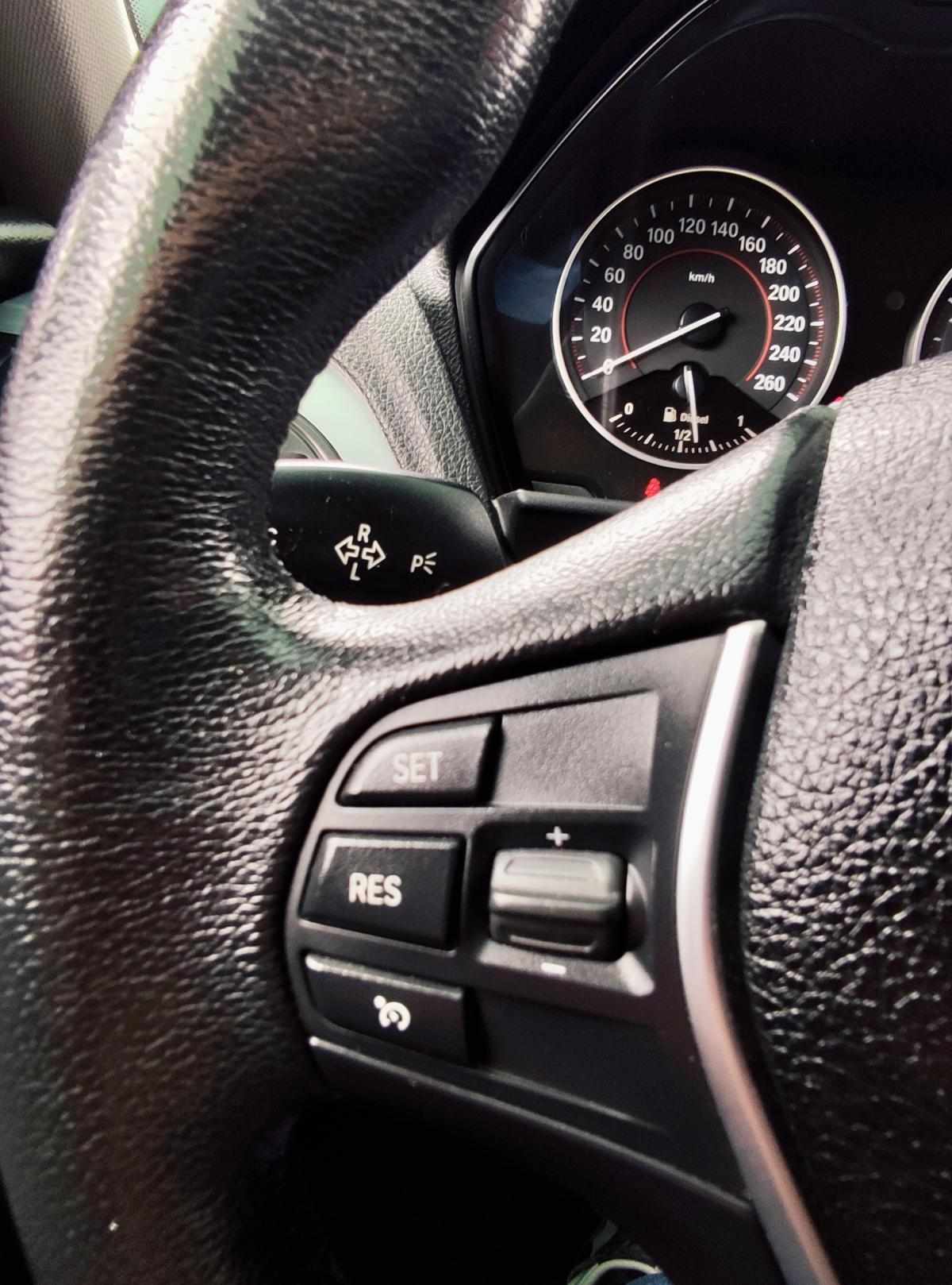 bmw-serie-1-118d-2014-diesel-1995cc