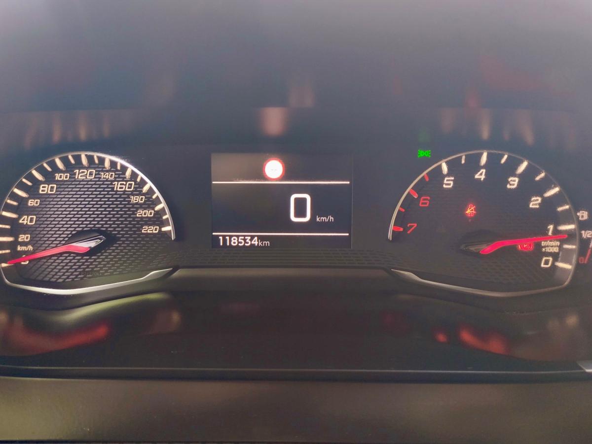 peugeot-2008-2021-diesel-1499cc