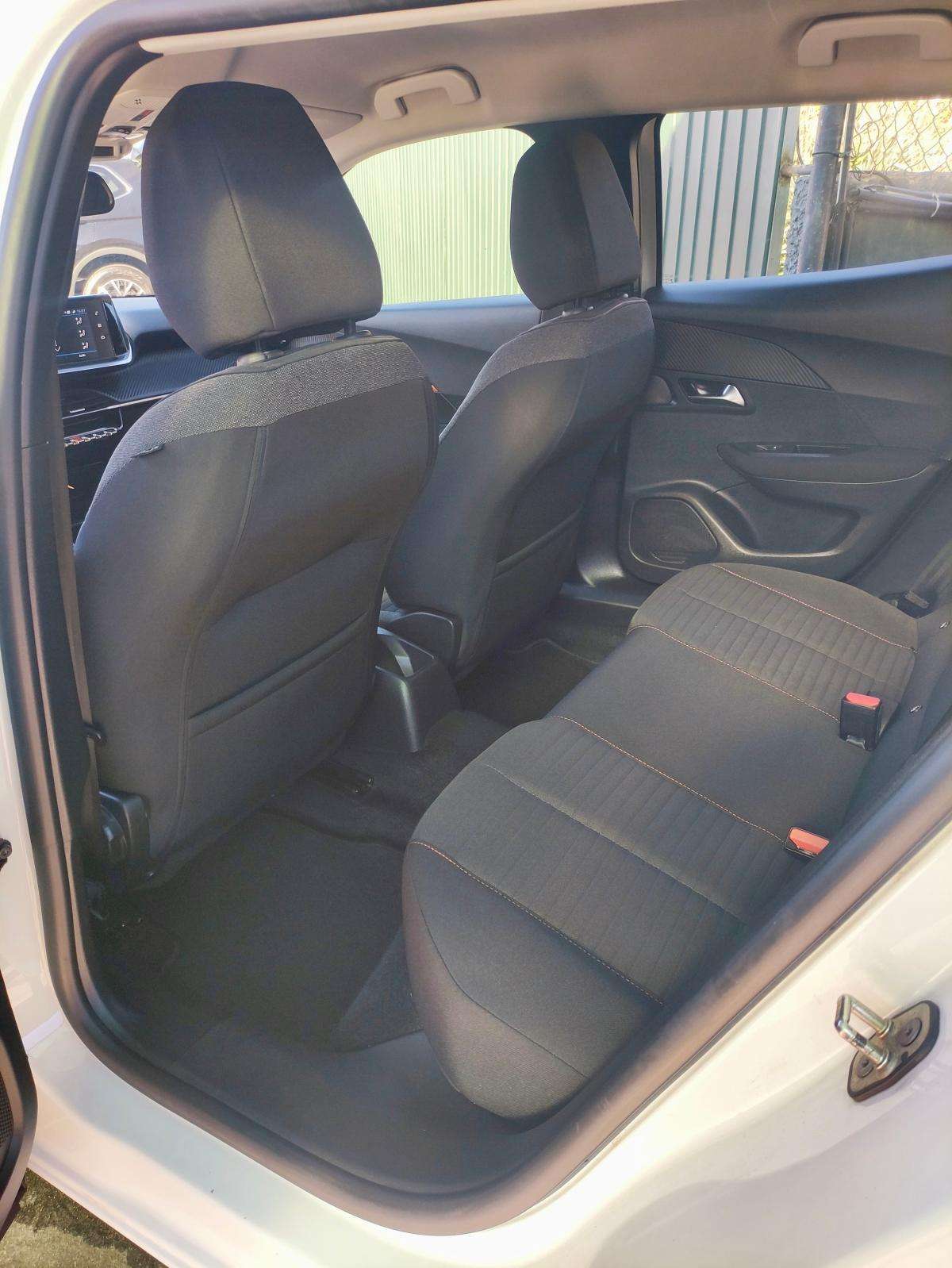 peugeot-2008-2021-diesel-1499cc