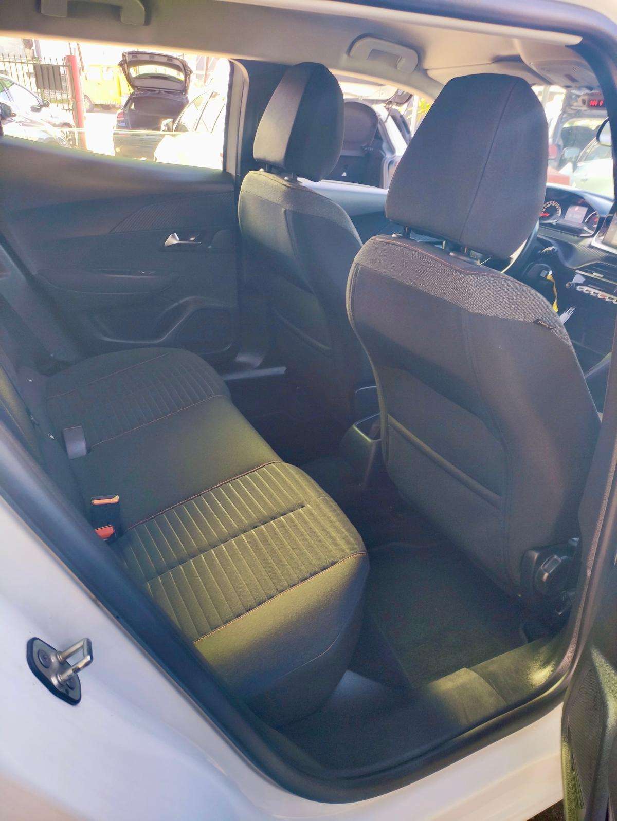 peugeot-2008-2021-diesel-1499cc