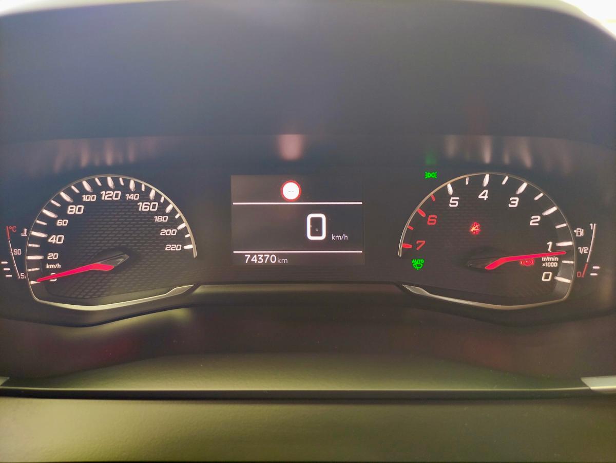 peugeot-2008-2021-diesel-1499cc