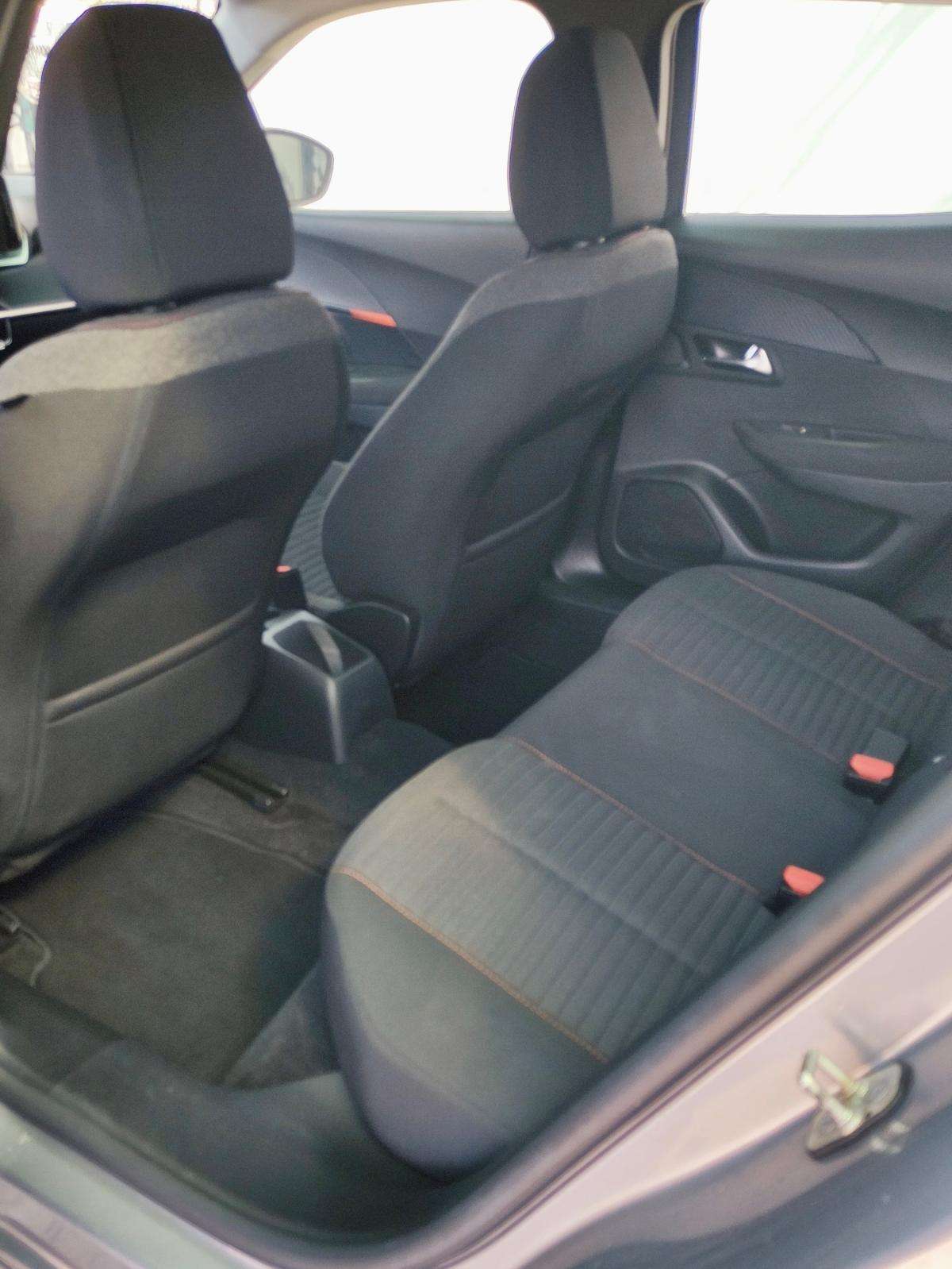 peugeot-2008-2021-diesel-1499cc