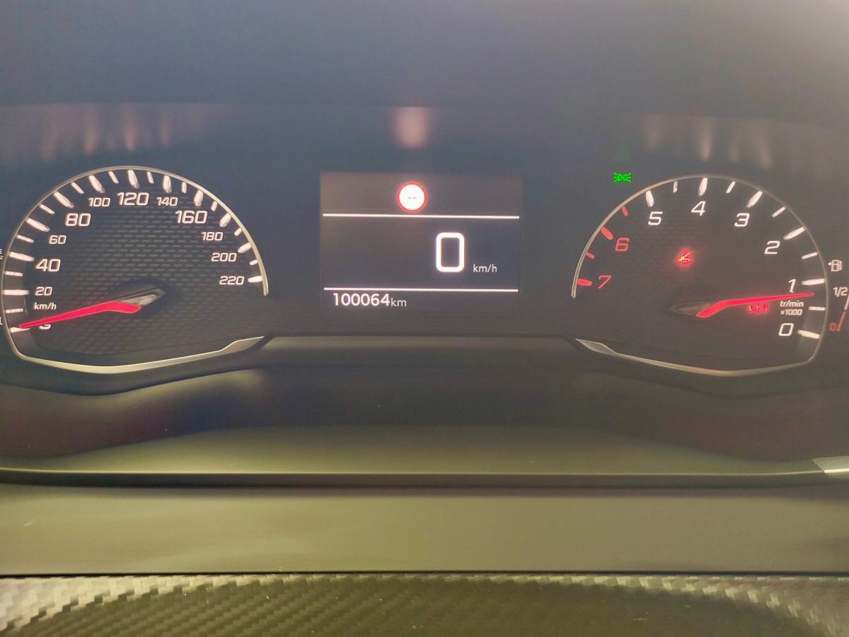 peugeot-2008-2021-diesel-1499cc