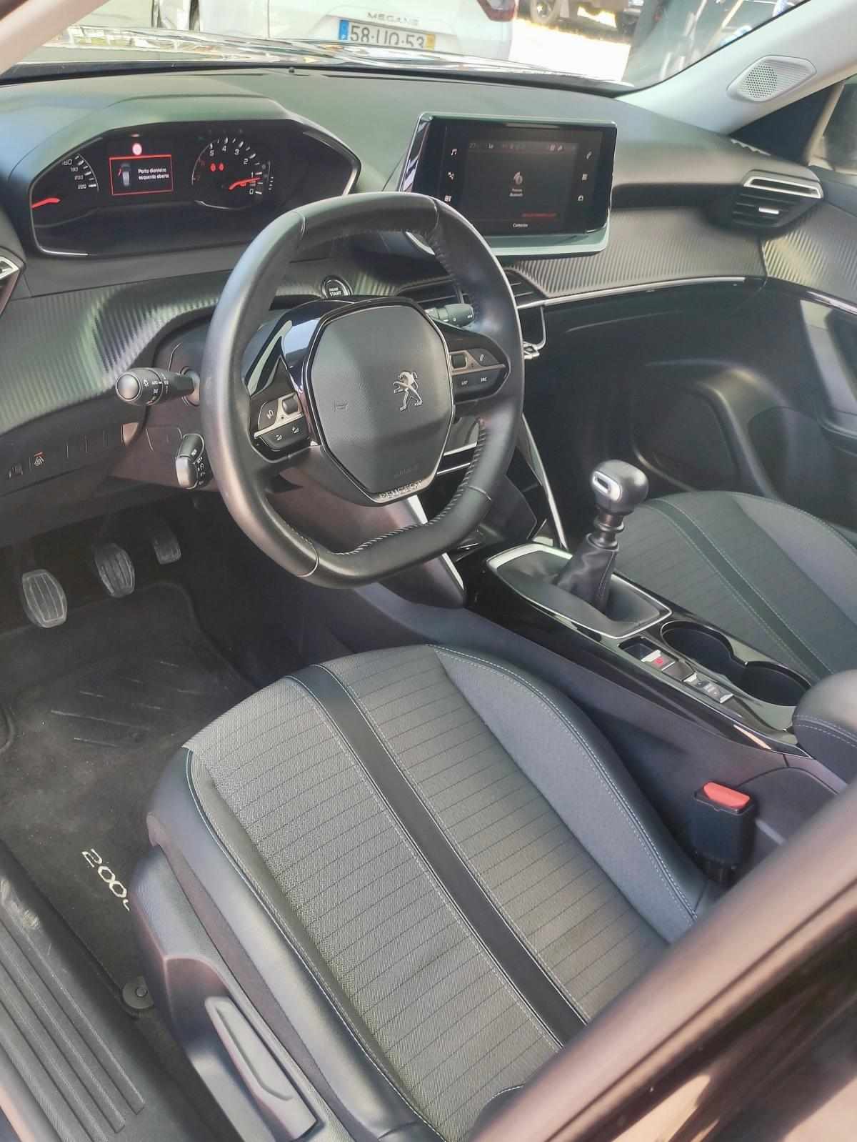 peugeot-2008-2021-diesel-1499cc