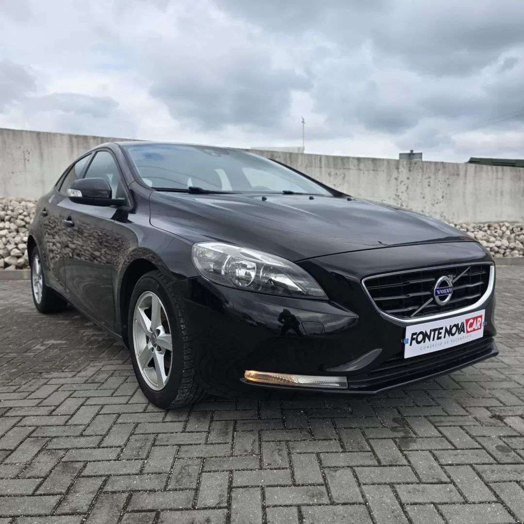 volvo-v40-2016-diesel-1969cc