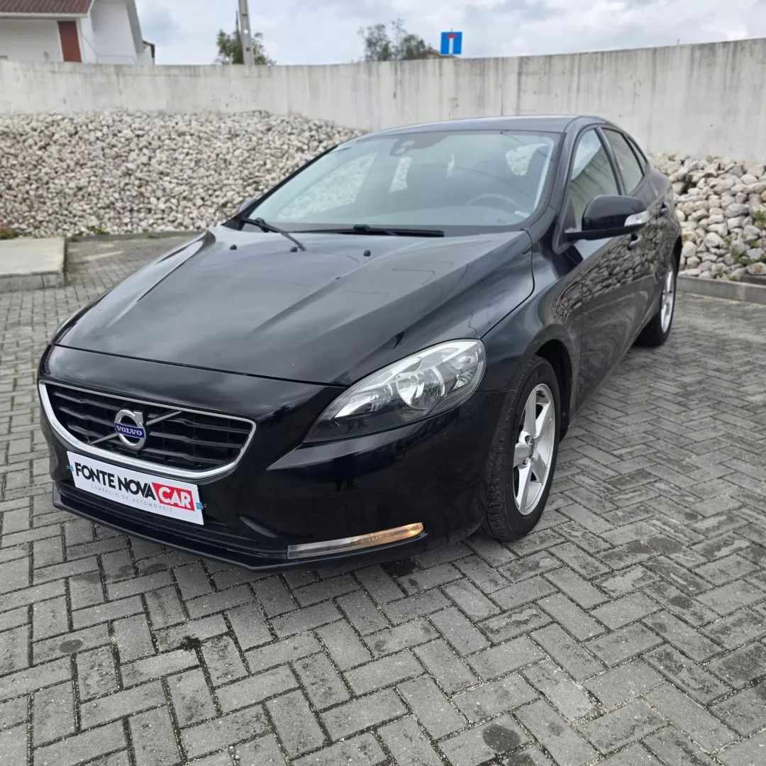 volvo-v40-2016-diesel-1969cc